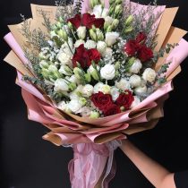Lisianthus white w/1doz red rose