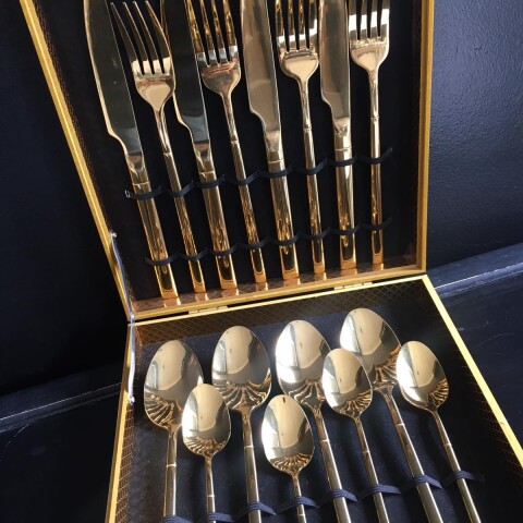 classic cutlery set of 4